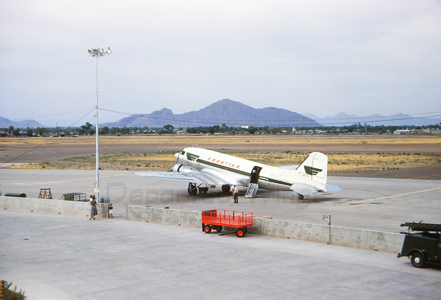 frontier airlines overshoots runway